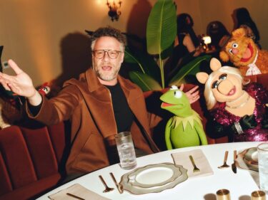 PHOTOS: Kermit and the Gang Dine With Seth Rogen Ahead of ‘The Muppet Show’ Revival