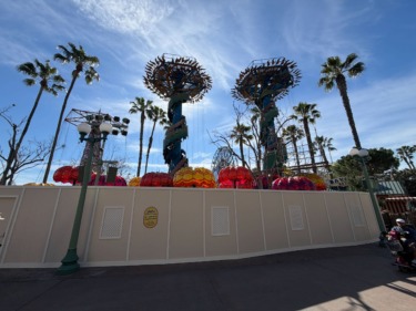 Construction Walls Surround Jumpin’ Jellyfish at Disney California Adventure
