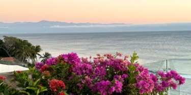 American trapped at luxury resort in Mexico told ‘no one’s leaving’ by hotel staff