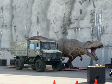 Life-Size Dinosaurs and Other Jurassic World Props Arrive Backstage at Universal Studios Hollywood for Unknown Reason