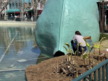 Photos: Dinosaur Gertie Getting an Unintended “Tail Lift” at Disney’s Hollywood Studios