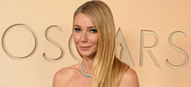 Gwyneth Paltrow Continues 2026 Wardrobe Malfunction Streak At The Oscars