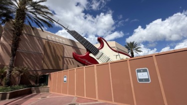 Walls Up Around Rock n Roller Coaster as Guests Get Preview of Muppet Takeover