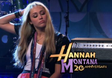 She’s Hannah Montana: Every Time Miley Stewart Revealed Her Secret Identity in “Hannah Montana”
