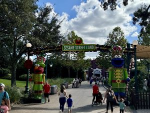 ‘Sesame Street’ owner sues to end SeaWorld contract