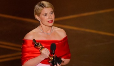 Jessie Buckley’s Beautiful Homage to Mothers