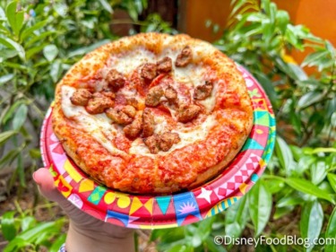 We Reviewed the Most HATED Pizza in Magic Kingdom. You Know, for Science.