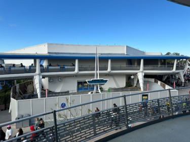Buzz Lightyear’s Space Ranger Spin Entrance Painted White, More Railings Installed
