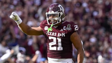 Texas A&M Linebacker Depth Chart After Taurean York Signs UDFA Deal With Broncos