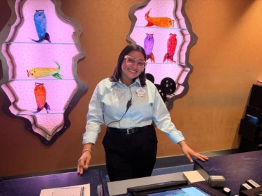 PHOTOS: Coral Reef Restaurant Cast Members Debut Sleek New Costumes