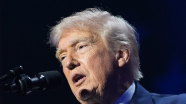 Watch live: Trump attends first White House Correspondents Dinner as president