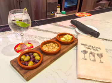 We Tried a Build-Your-Own Gin Tonic at Disney World, and Honestly? We’re Obsessed.