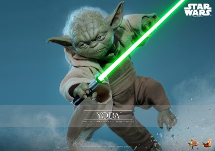 Hot Toys Revenge of the Sith Yoda (MMS878) Sixth Scale Figure