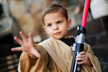 Commemorate May the 4th with a Private Disney PhotoPass Session in Batuu