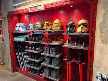 Dok-Ondar’s Merchandise Temporarily Moved to Droid Depot at Disneyland