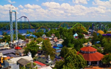 7 Popular Theme Parks With Strict Chaperone Policies
