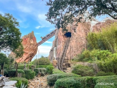 Yikes! This Disney World Ride Had ISSUES Yesterday