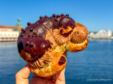 REVIEW: Further Proof That The Cake Bake Shop In Disney World Can’t Let Us Down