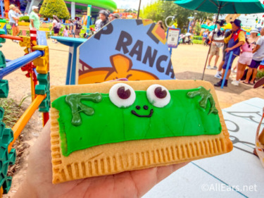 REVIEW: Disney World Just Made Poptarts Even Better, and We’re Going To Need 100