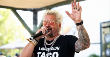 This Streamer Has Convinced the Internet Guy Fieri Never Swallows Food on TV