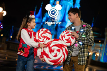 Merry, Jolly Memories: Disney PhotoPass Previews Holiday Photo Ops Coming to Walt Disney World