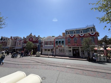 Main Street, U.S.A. Scrim Fully Removed at the Disneyland Resort