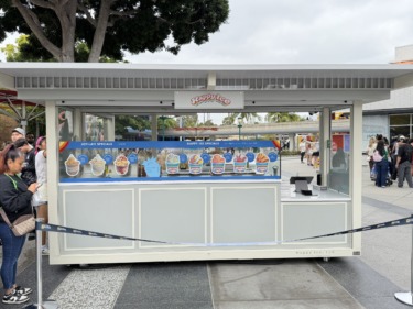 PHOTOS: Happy Ice Returns to Downtown Disney District With First Fully All-Natural Menu