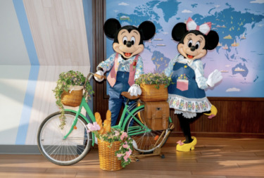 This Exclusive Meet-and-Greet at EPCOT Looks Totally Different Now!