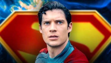 Man of Tomorrow Reveals First Ever Look At Superman’s New Suit (Set Photos)