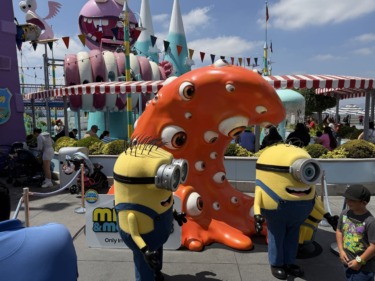 Meet Minions Henry and James at Universal Studios Hollywood