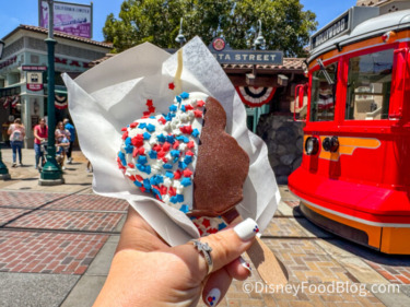 REVIEW: Disneyland Just CHANGED an Iconic Disney Treat