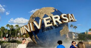 Universal theme parks to be split from Comcast