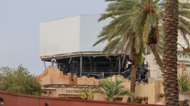 More Debris Removed From Poseidon’s Fury, Themed Directional Sign Gone From The Lost Continent