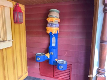 The New Amazon Water Bottle Every Disney Adult Is Taking To Disneyland