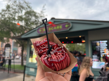 REVIEW: Apparently Meat and Maggots Make The PERFECT Universal Halloween Horror Nights Dessert