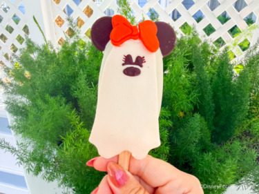 REVIEW: This Might Be The BEST Dressed Snack We’ve Seen In Disney World This Year