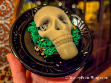 REVIEW: Don’t Waste Your Time at This Restaurant During Mickey’s Not-So-Scary Halloween Party…Unless