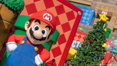 Christmas Decor Coming to Super Nintendo World and Isle of Berk at Epic Universe, More Holiday Offerings Confirmed