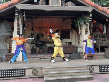 BREAKING: Powerline Max Pre-Parade Is Now A Stage Show at Mickey’s Not-So-Scary Halloween Party