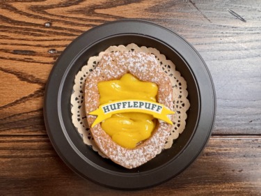 REVIEW: Lemon Curd Hufflepuff Linzer Cookie at Universal Studios Florida