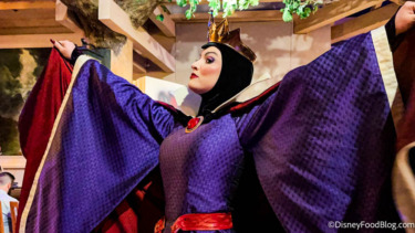 2021 wdw disney world wilderness lodge artist point story book dining reopening character evil queen 3