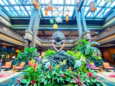 2022 wdw polynesian village resort lobby atmo general 24