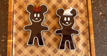 PHOTOS: Create Your Own Gingerbread Cookie Ornament in EPCOT!