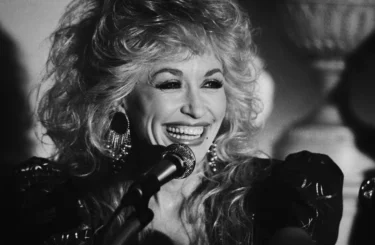 Dolly parton in london mega1487406 008 scaled