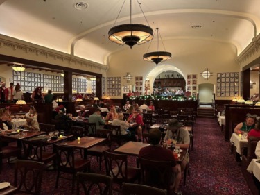 Jazzy holidays at the hollywood brown derby entertainment disney jollywood nights 2023 4