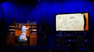 Olaf draws nick wilde and judy hopps from zootopia