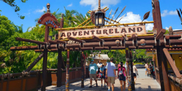 Adventureland cinderella castle magic kingdom 1