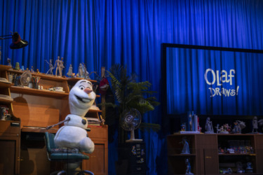 Wdw dhs animation olaf draws stock scaled