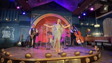 Wdw disneys boardwalk hurly burly nighttime entertainment sia and the tin pan 1 scaled